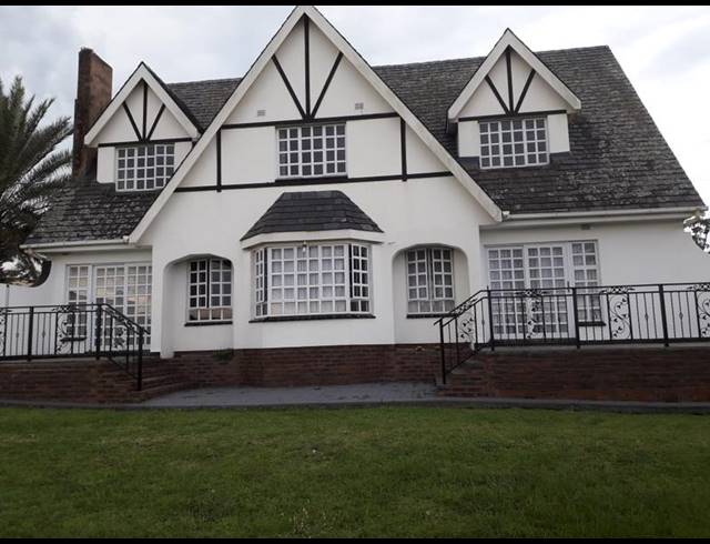 4 BEDROOM HOUSE FOR SALE IN TRUROLANDS